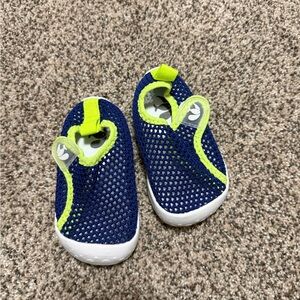 FEETCITY NWOT Toddler Blue and Green Mesh Slip-On Water Shoes 18-24 Months